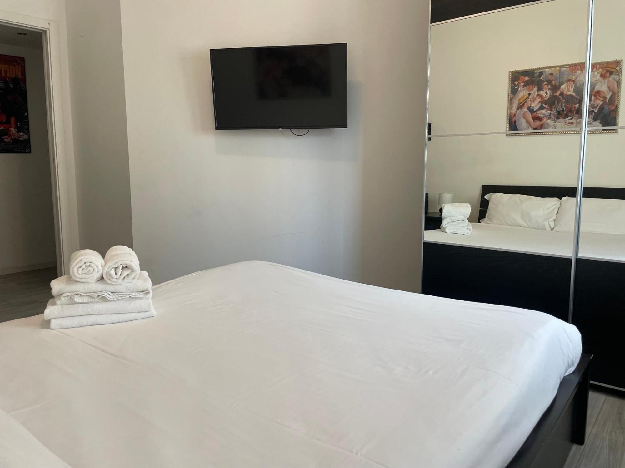 Gardone - Ampio Con 2 Da Letto - Comodo Per Duomo! Appartement Milan